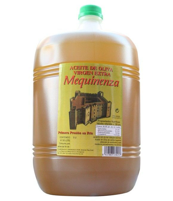 Aceite de oliva artesanal en casa, prensa hidráulica, en frío